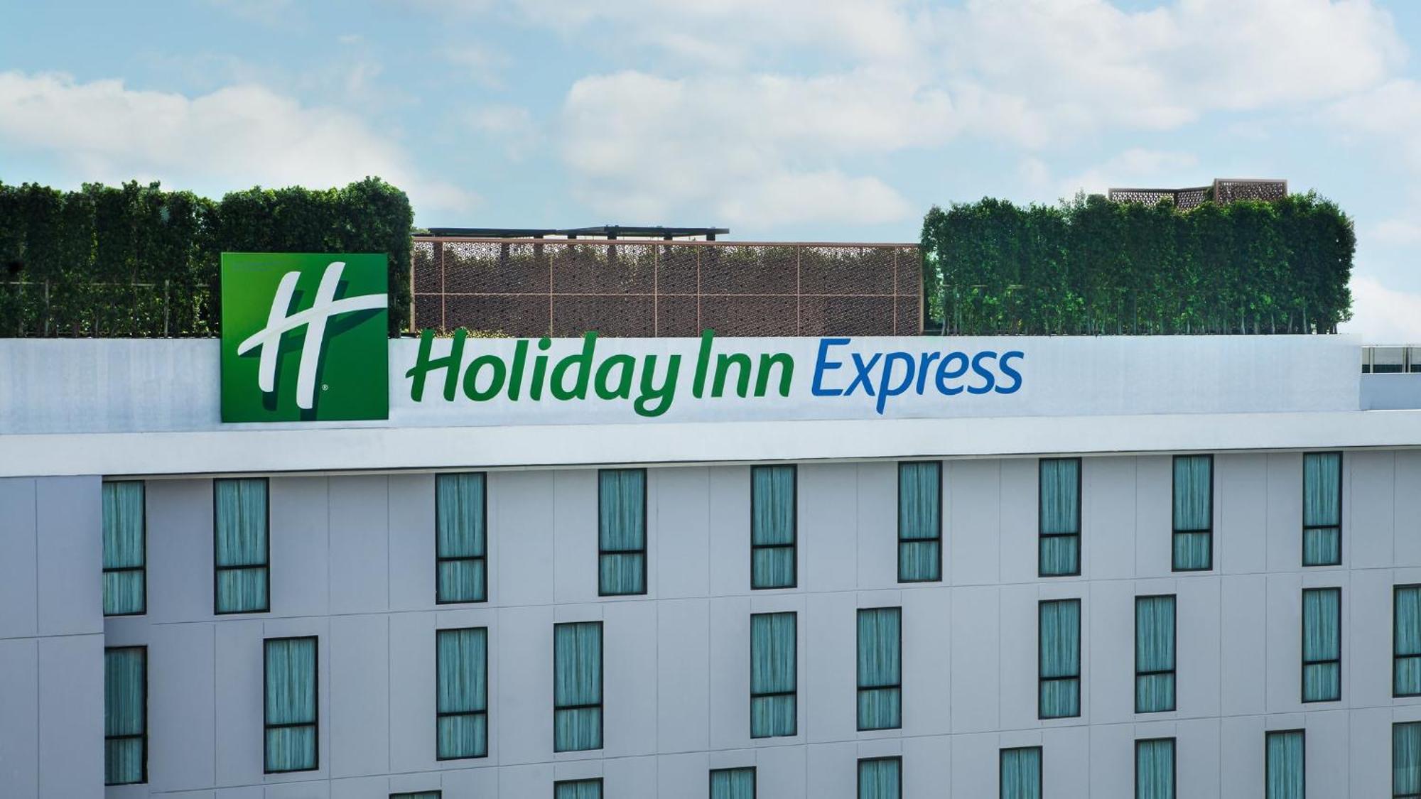 Holiday Inn Express Bangkok Soi Soonvijai By Ihg 外观 照片