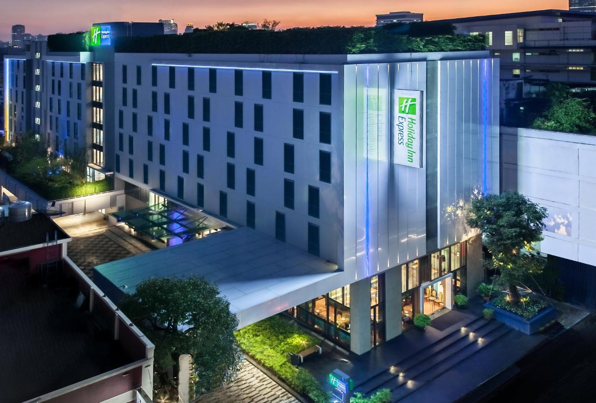 Holiday Inn Express Bangkok Soi Soonvijai By Ihg 外观 照片